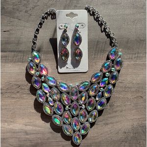 Necklace/earrings set